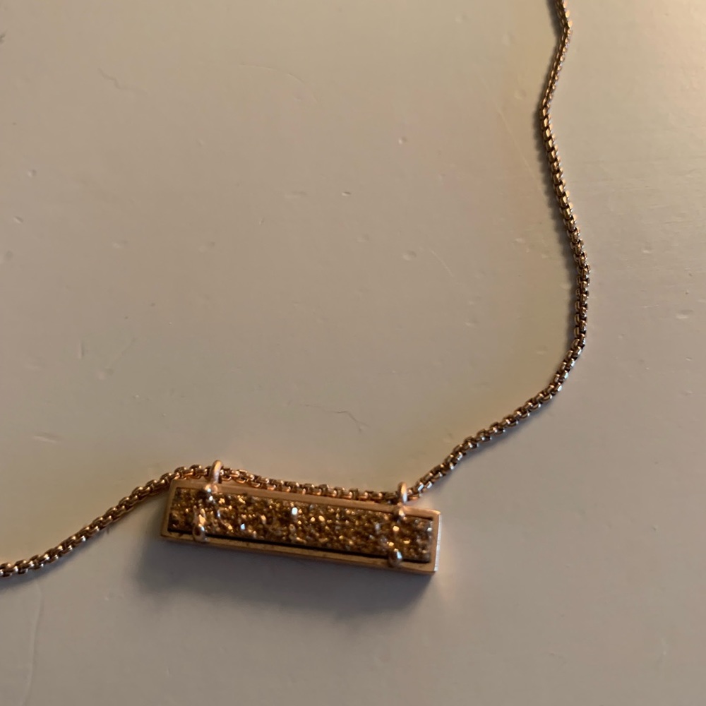 Rose gold Kendra Scott necklace